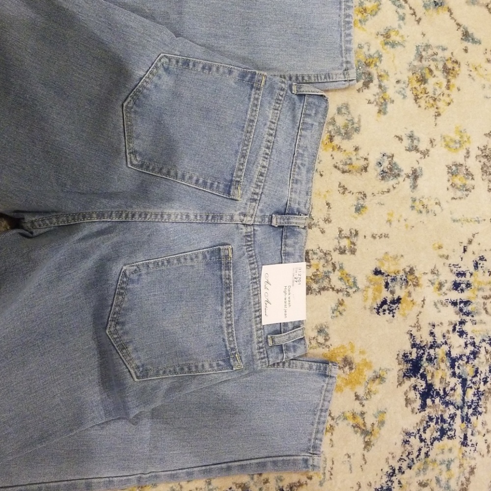 High waisted vintage look denim jeans